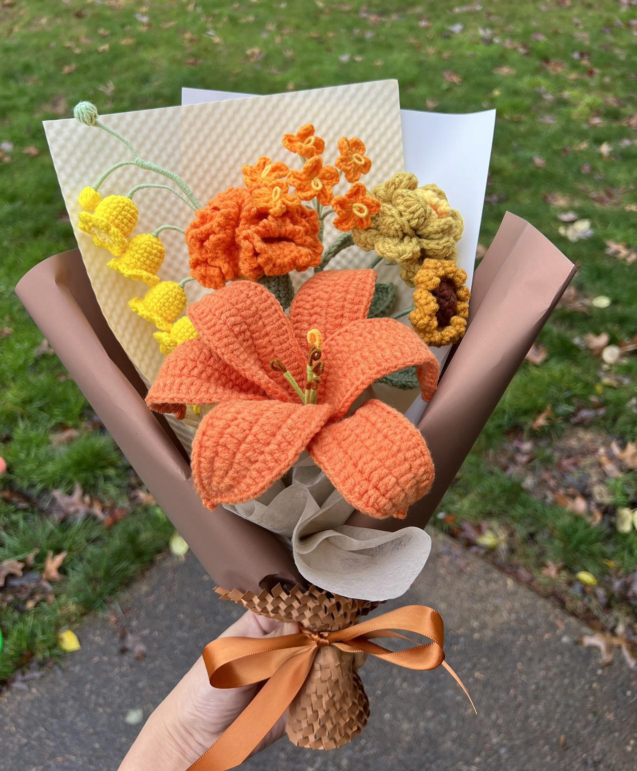 Warm lily bell | Crochet flowers bouquet, Flowers forever