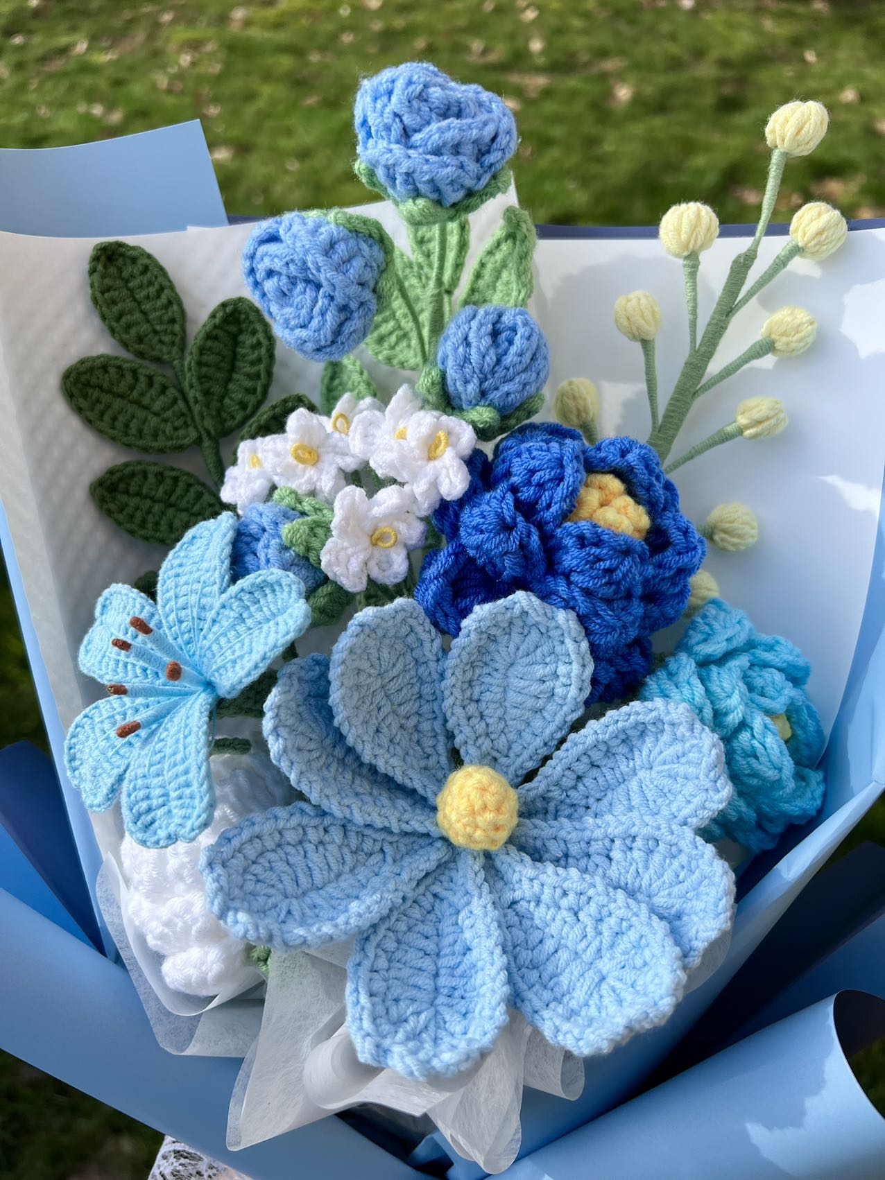 Supreme aqua bliss | Crochet flowers bouquet, Flowers forever