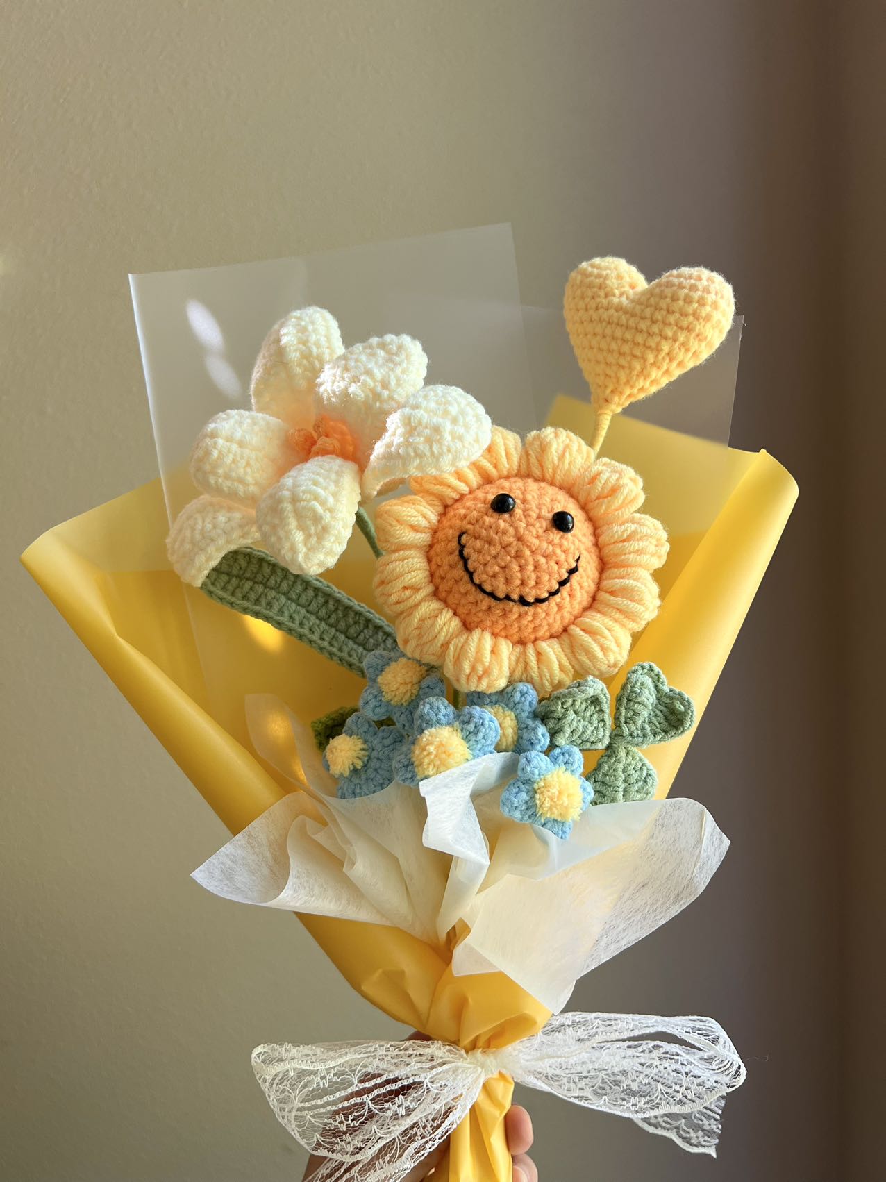Smiley pink | Crochet flowers bouquet, Flowers forever