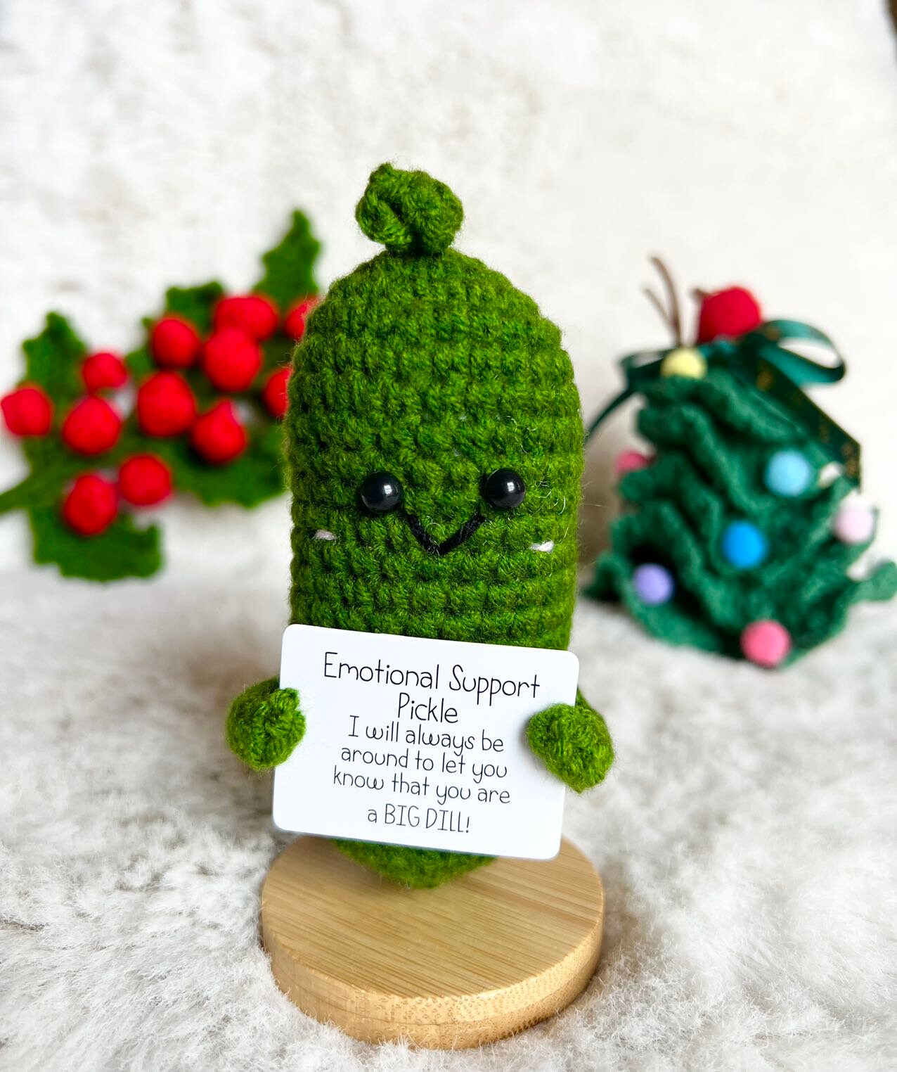 Mini Funny Emotional Support Pickle Gift with Stand, Cute Crochet Positive Pickle, Send a Hug, Thinking of You, Cheer Up Gifts