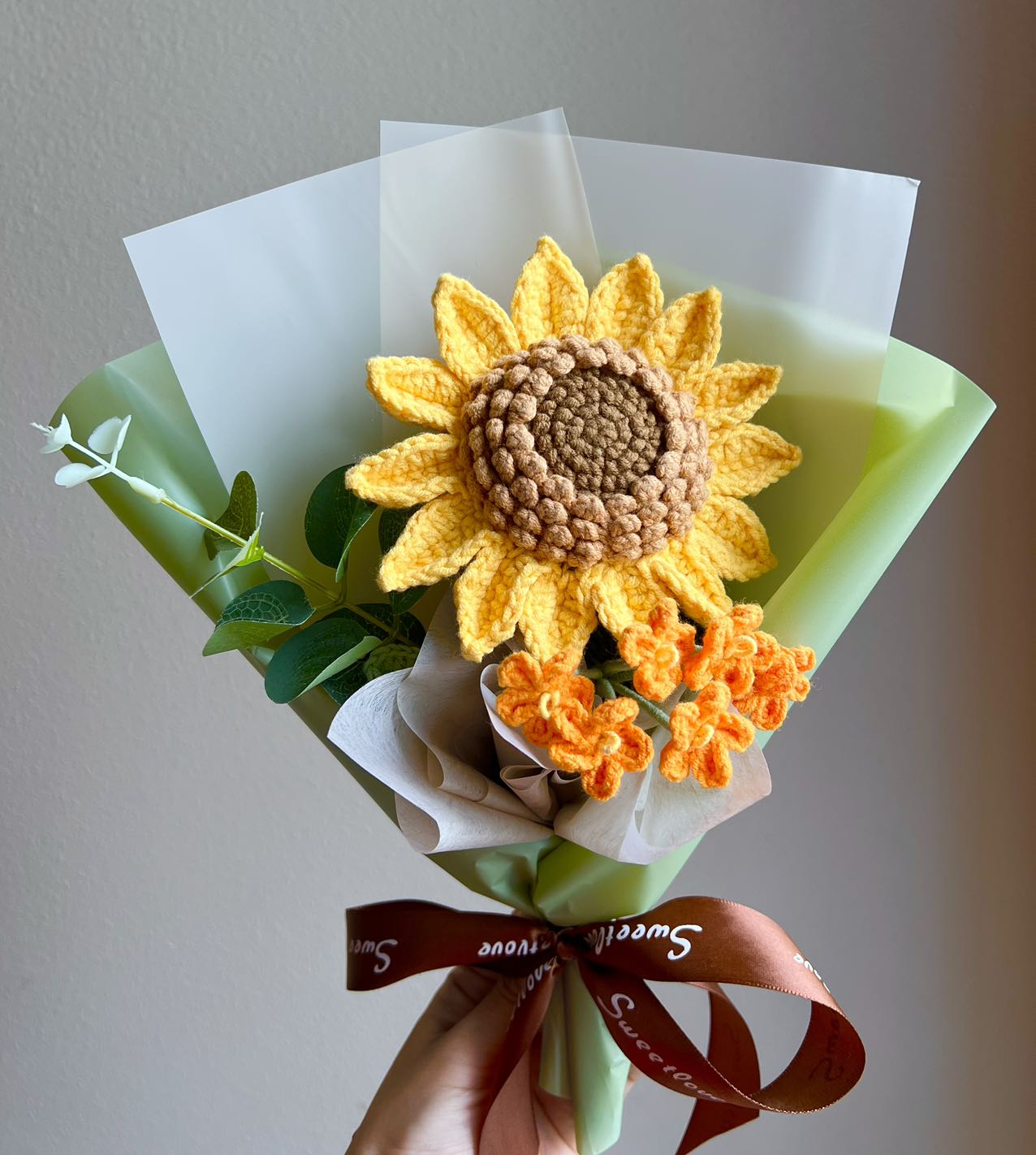Simple sunflower orange | Crochet flowers bouquet, Flowers forever