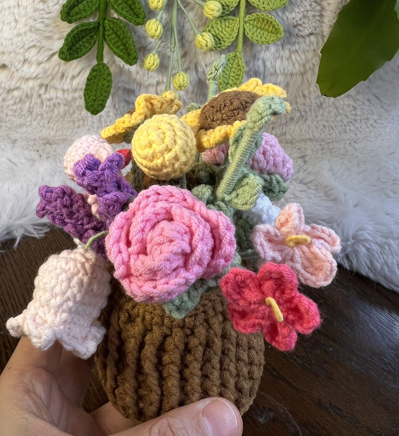 Crochet sunflower pot, handmade gift, gift for her, gift for teacher/friend,home decor