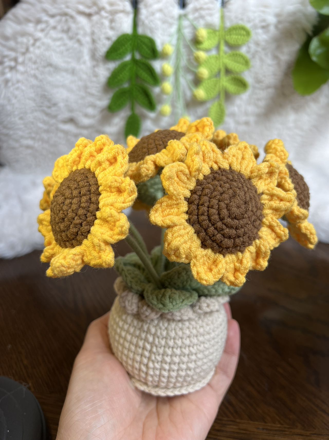 Crochet sunflower pot, handmade gift, gift for her, gift for teacher/friend,home decor