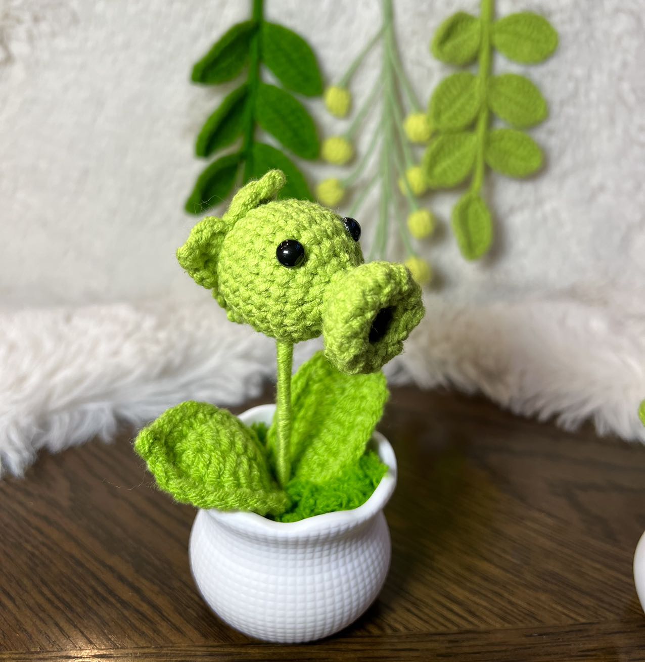 Crochet flower pot, handmade gift, gift for her, gift for teacher/friend,home decor
