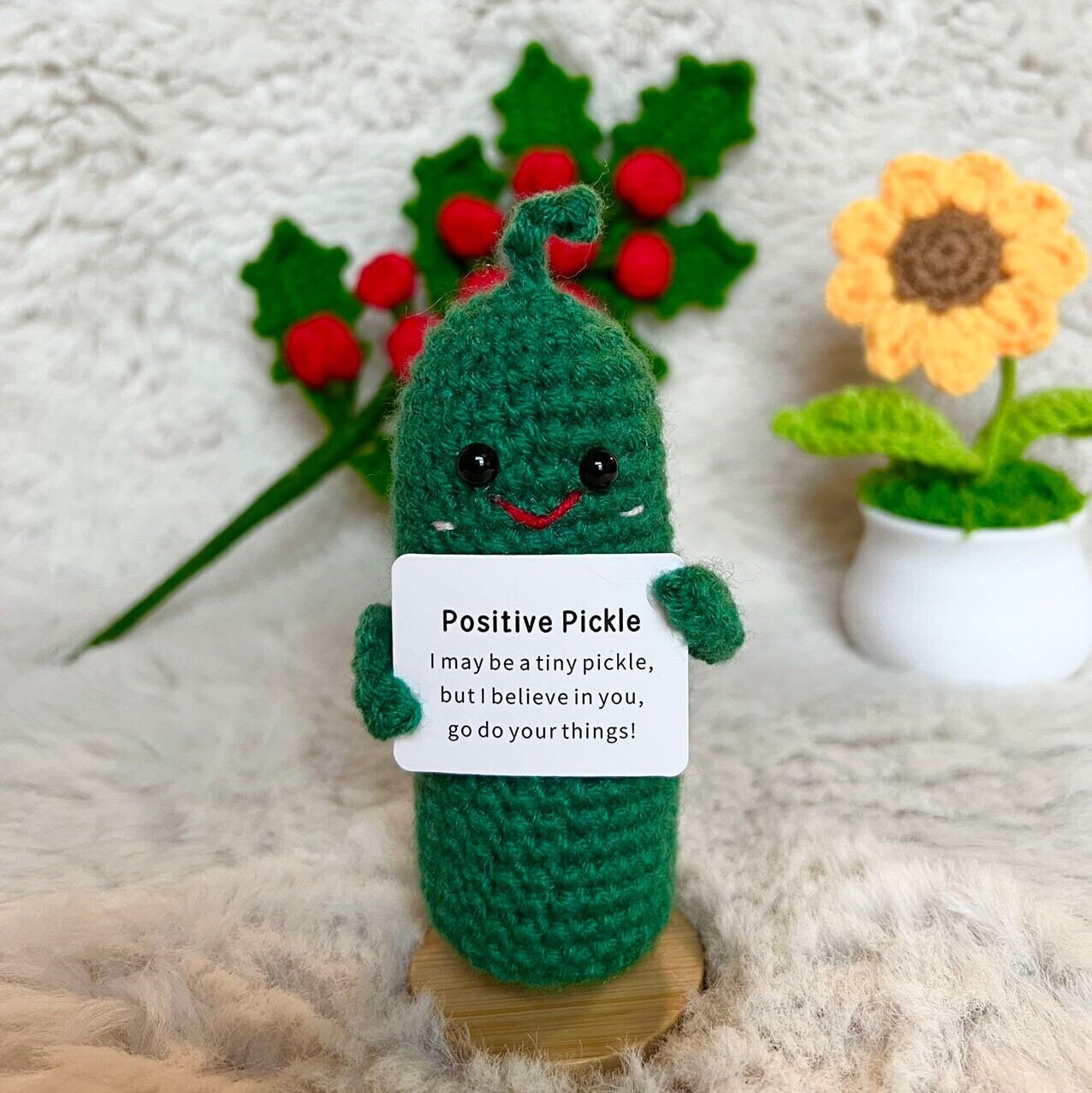 Mini Funny Emotional Support Pickle Gift with Stand, Cute Crochet Positive Pickle, Send a Hug, Thinking of You, Cheer Up Gifts